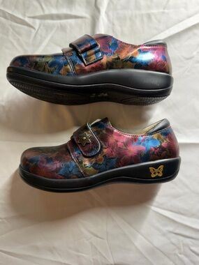 Alegria Women’s Clogs size 39/ women’s 8.5 US